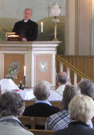 Maj 2010, Mats Giselsson predikar vid ett missionsmöte i Tabor i Kisa Mats_Giselsson_predikar_i_Tabor